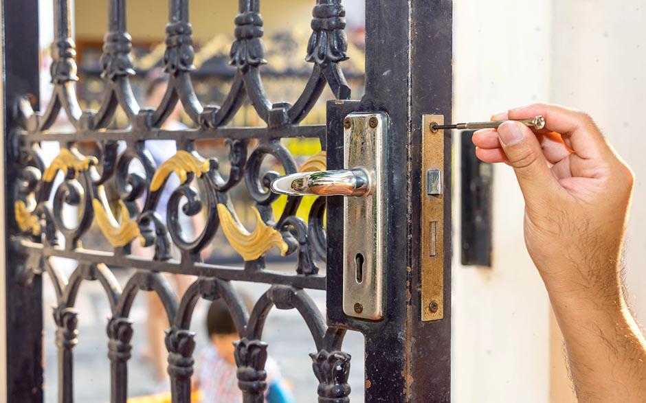 ouvrir une porte sans clé Cergy