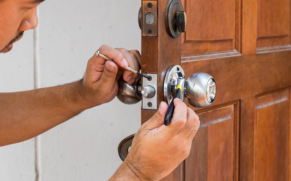 ouvrir une porte sans clé Paray-Vieille-Poste